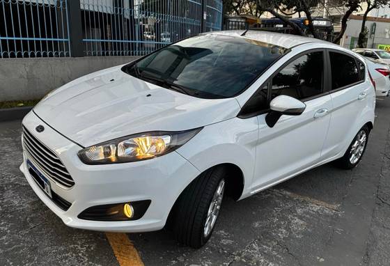 FORD FIESTA 1.6 SEL HATCH 16V FLEX 4P POWERSHIFT FORD FIESTA 1.6 SEL HATCH 16V FLEX 4P POWERSHIFT